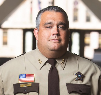 华联讲坛主讲人Hennepin郡 Hutchinson警长安全忠告 华联讲坛主讲人Hennepin郡 Hutchinson警长安全忠告